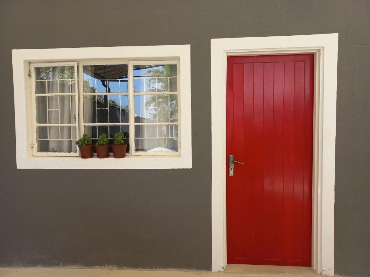 Urban Farm Haus Guesthouse Rundu Eksteriør billede
