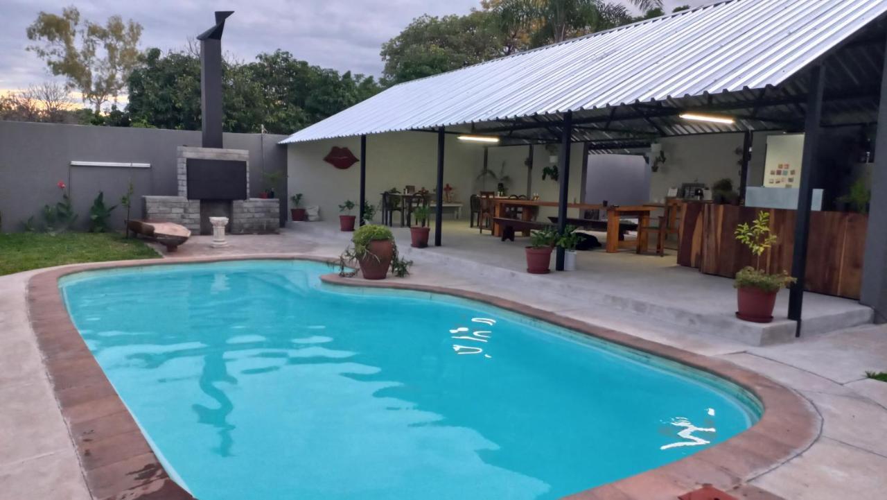 Urban Farm Haus Guesthouse Rundu Eksteriør billede