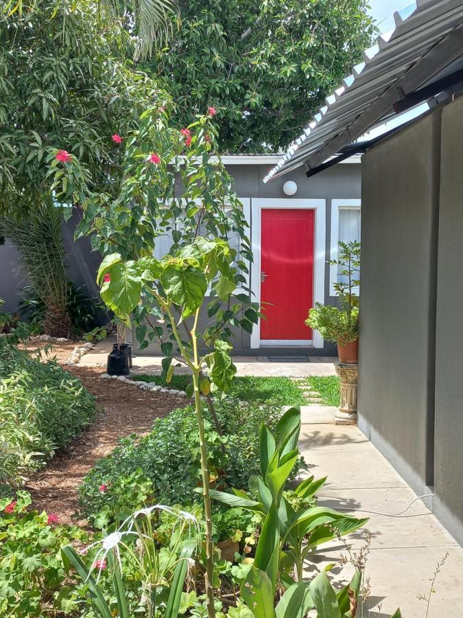 Urban Farm Haus Guesthouse Rundu Eksteriør billede