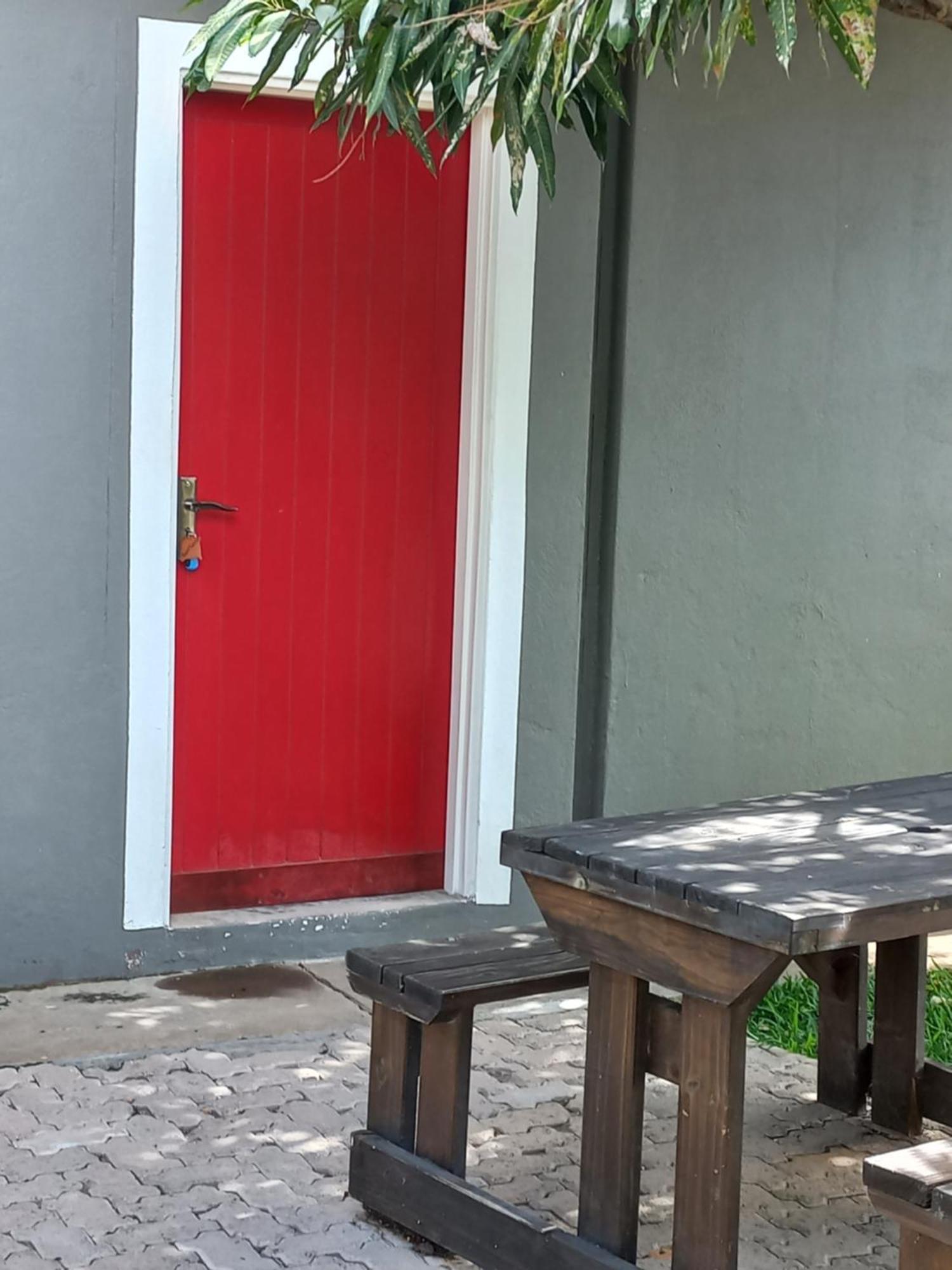 Urban Farm Haus Guesthouse Rundu Eksteriør billede